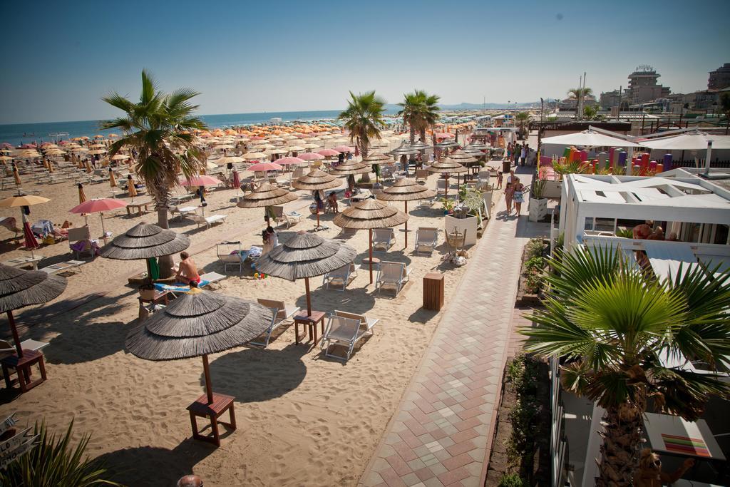 Hotel Aurea Rimini Exterior photo