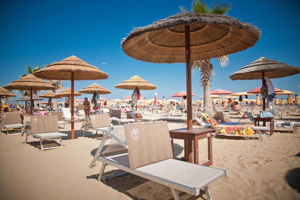 Hotel Aurea Rimini Exterior photo
