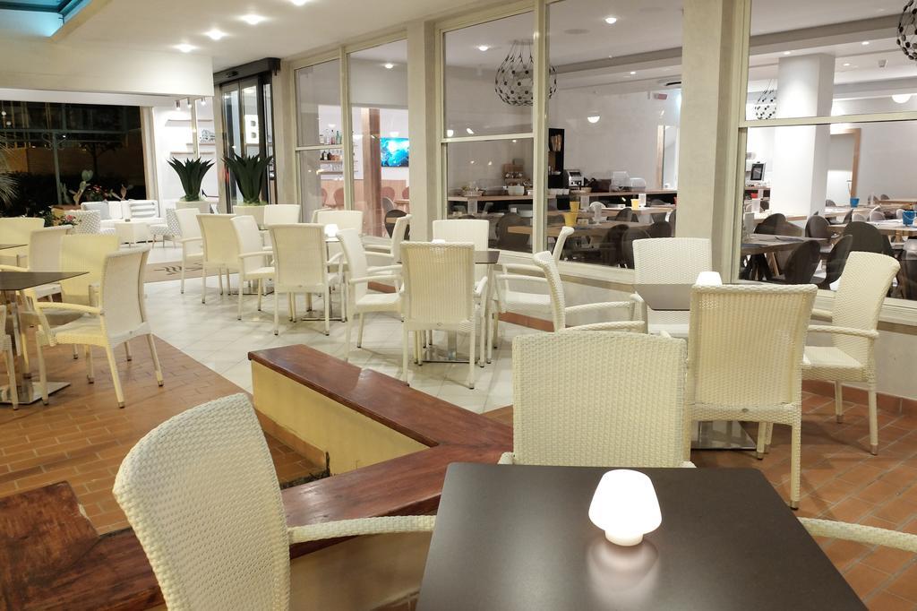 Hotel Aurea Rimini Exterior photo