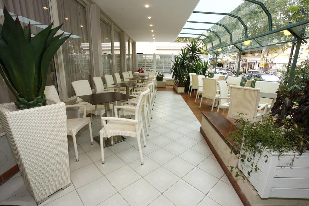 Hotel Aurea Rimini Exterior photo